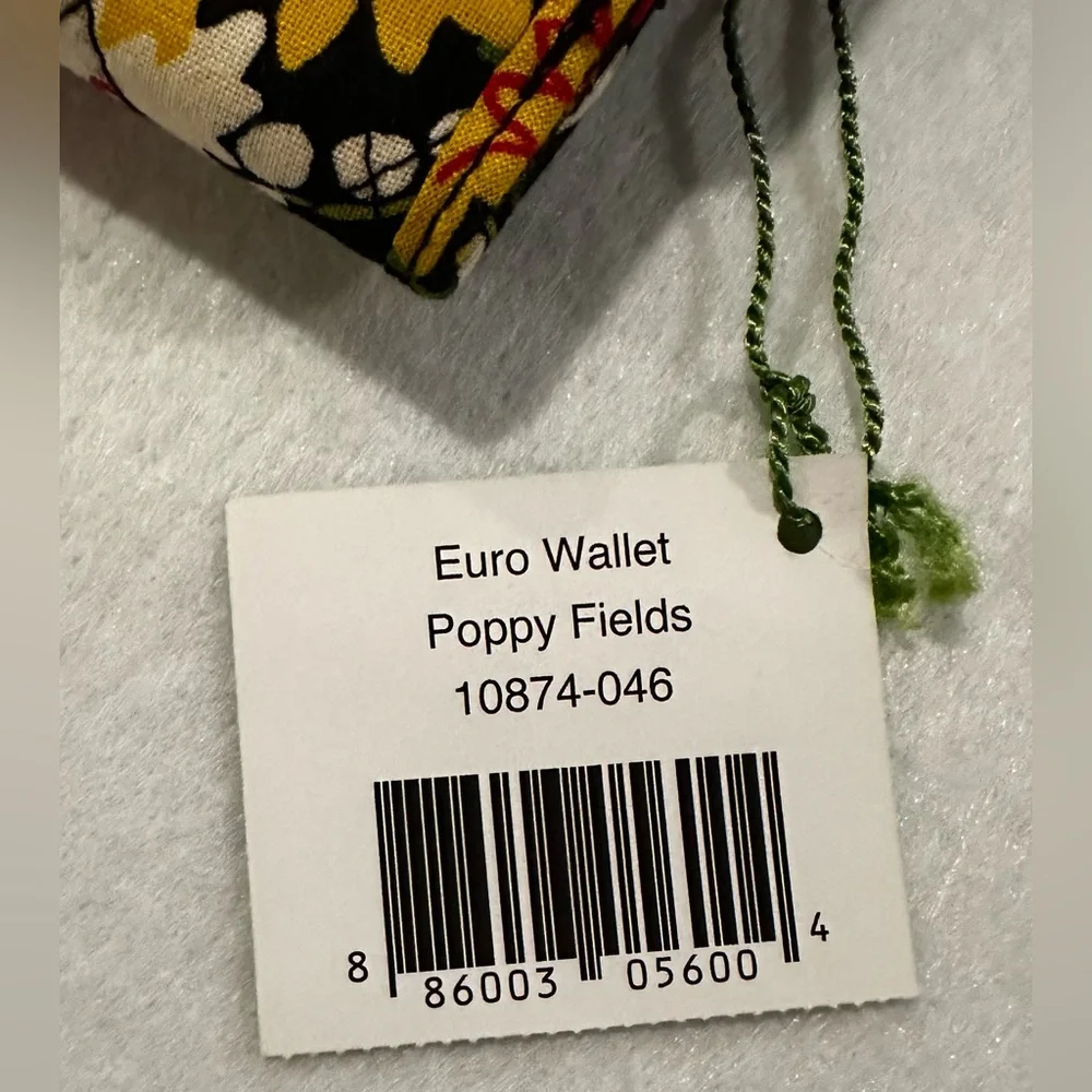 NWT Vera Bradley Euro Wallet Poppy Fields Floral Quilted - Picture 7 of 7
